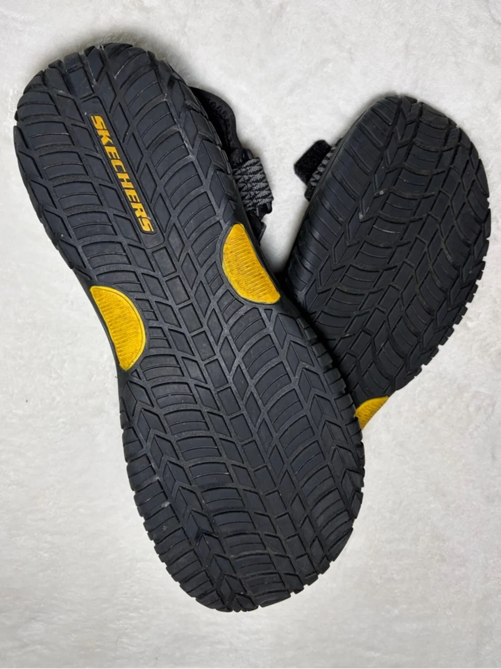 Skechers versatile black